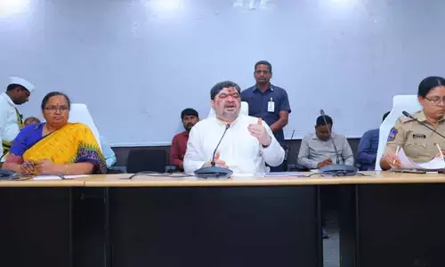 వరి ధాన్యం కొనుగోళ్లలో  రైతులకు ఇబ్బందులు తలెత్తొద్దు : మంత్రి పొన్నం ప్రభాకర్