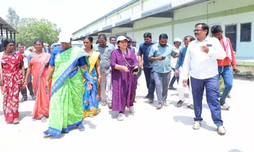 రైతులు ఇబ్బందులు ప‌డ‌కుండా ధాన్యం కొనుగోలు చేప‌ట్టాలి  :  క‌లెక్ట‌ర్ స‌త్య‌శార‌ద
