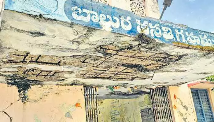ధన్వాడ ఎస్సీ హాస్టల్ పనులేవి? ధన్వాడ ఎస్సీ హాస్టల్ పనులేవి?
