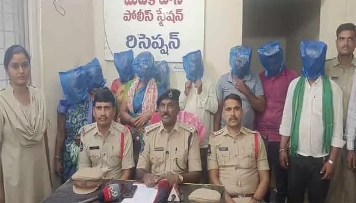 రూ. 3 లక్షలకు పసి కందు అమ్మకం..! రూ. 3 లక్షలకు పసి కందు అమ్మకం..!