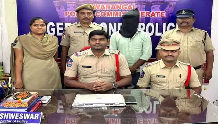 ప్రేమ పేరుతో మోసం.. యువతి పై లైంగిక దాడి ప్రేమ పేరుతో మోసం.. యువతి పై లైంగిక దాడి