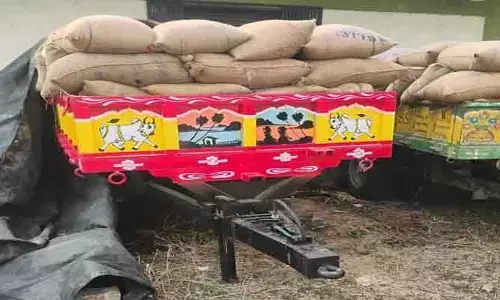 మొక్కజొన్న గోదాం వద్ద ట్రాక్టర్ అదృశ్యం