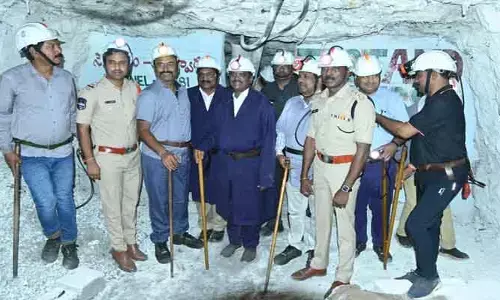 సింగరేణి కార్మికులతో కాకా కుటుంబానికి విడదీయరాని అనుబంధం : మంత్రి గడ్డం వివేక్