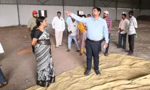 ధాన్యం దిగుమతి ప్రక్రియ వేగవంతం చేయాలి :  కలెక్టర్