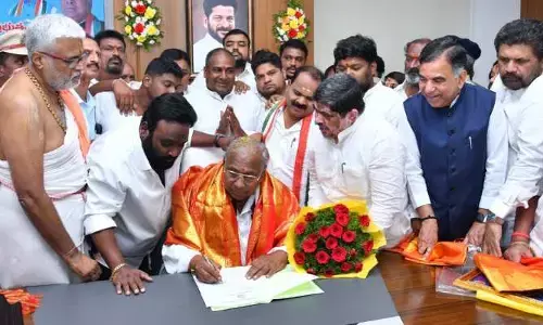 బీసీ సంక్షేమ, అభివృద్ధి శాఖ సలహాదారుగా బాధ్యతలను స్వీకరించిన వీహెచ్