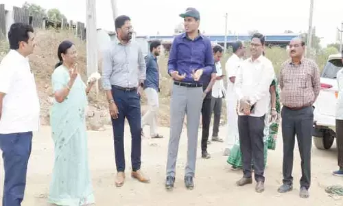 ప్రభుత్వ కార్యాలయాలకు కండ్లకోయలో స్థలాన్ని పరిశీలించిన కలెక్టర్ మను చౌదరి