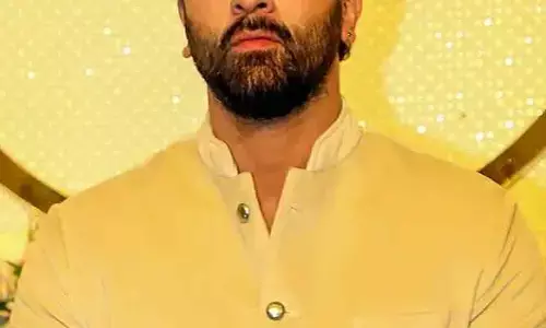 అయోధ్యలో స్థలం కొనుగోలు చేసిన బ‌డా హీరో.. ఎన్ని కోట్లో తెలుసా..?