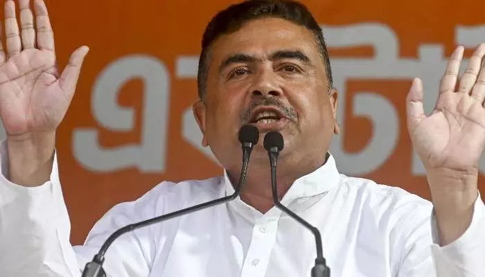 వందేమాతరం పాడాల్సిందే.. బెంగాల్ సర్కార్ కీలక ఆదేశాలు వందేమాతరం పాడాల్సిందే.. బెంగాల్ సర్కార్ కీలక ఆదేశాలు