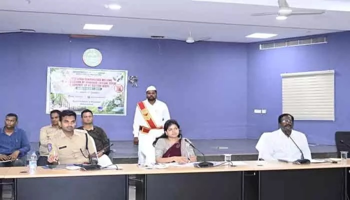 వాణిజ్య పంటలు వేస్తే రైతులకు అధిక లాభాలు వాణిజ్య పంటలు వేస్తే రైతులకు అధిక లాభాలు