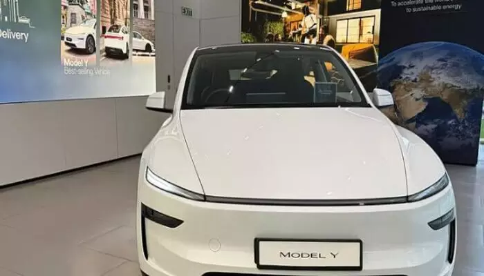 Tesla: బెంగళూరులో తొలి ఎక్స్పీరియన్స్ సెంటర్ ప్రారంభించిన టెస్లా Tesla: బెంగళూరులో తొలి ఎక్స్పీరియన్స్ సెంటర్ ప్రారంభించిన టెస్లా