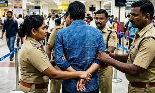 తమిళనాడు ఎన్నికల్లో బిగ్ ట్విస్ట్.. అక్రమంగా ఓటేసిన 10 మంది విదేశీయులు అరెస్ట్