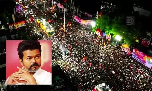విజయ్ నా కాళ్లపై పడ్డారు : కరూర్ బాధితురాలు