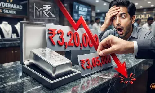 Silver Price: వెలవెలబోతున్న వెండి.. ఒక్కరోజే ధర రూ.10 వేలు ఢమాల్