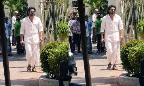 ఏమున్నాడ్రా బాబూ.. సోషల్ మీడియాను షేక్ చేస్తున్న ప్రభాస్ ‘స్పిరిట్’ లుక్!