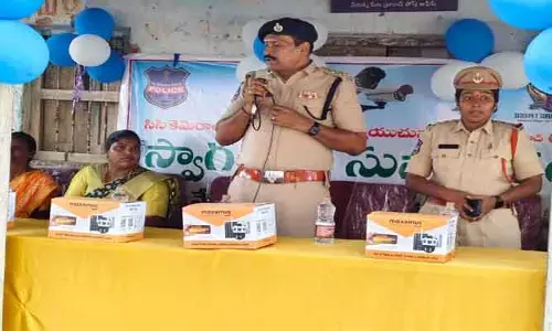 ప్ర‌తి గ్రామంలో సీసీ కెమెరాలు ఏర్పాటు చేసుకోవాలి