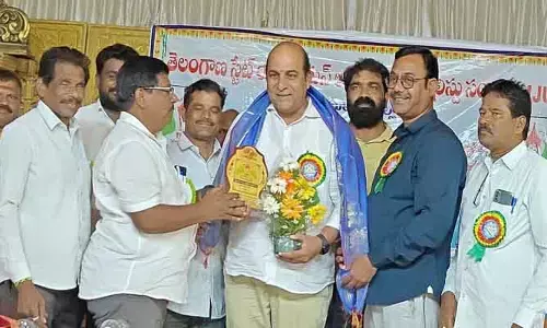 సమాజ హితమే జర్నలిజం లక్ష్యం కావాలి : కాకుల‌మ‌ర్రి ల‌క్ష్మ‌ణ్ బాబు