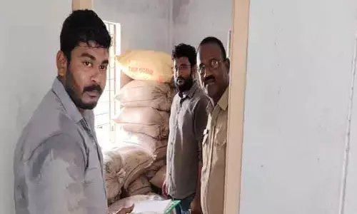 పీడీఎస్ బియ్యం ప‌ట్టివేత