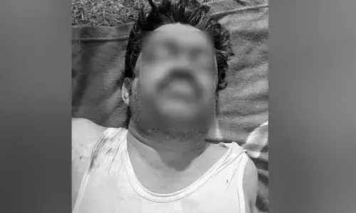 గోదావరిలో దూకి వ్యక్తి ఆత్మహత్య