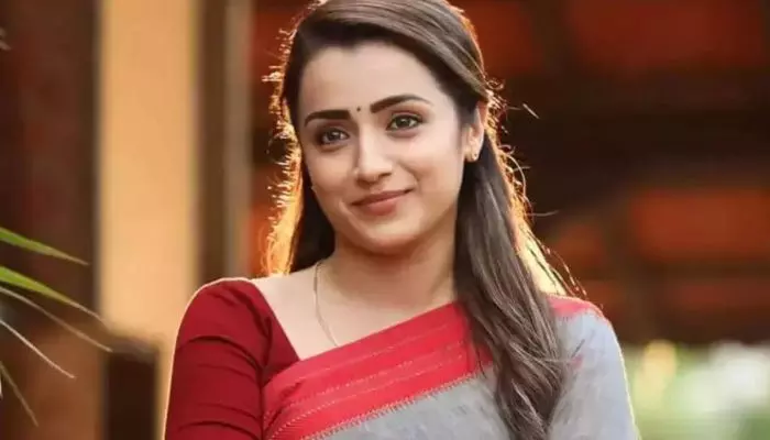 కరుప్పు కోసం అన్ని కోట్ల పారితోషికం పుచ్చుకున్న త్రిష.. ఇది మామూలు రికార్డు కాదు కరుప్పు కోసం అన్ని కోట్ల పారితోషికం పుచ్చుకున్న త్రిష.. ఇది మామూలు రికార్డు కాదు