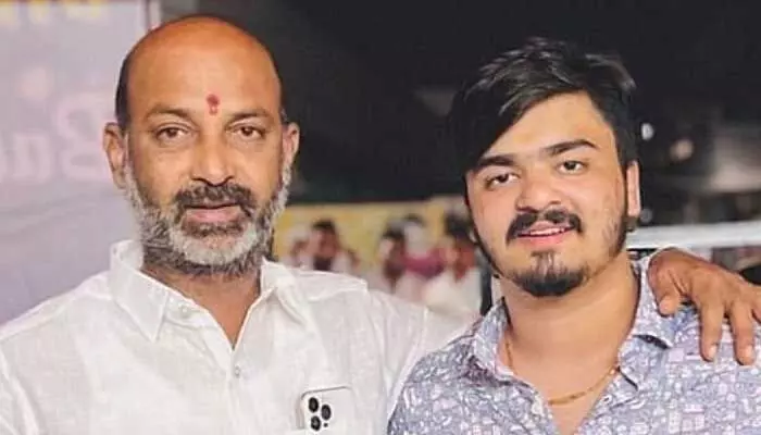POCSO Case: బండి సంజయ్కి బిగ్ రిలీఫ్.. కోర్టు సంచలన ఉత్తర్వులు POCSO Case: బండి సంజయ్కి బిగ్ రిలీఫ్.. కోర్టు సంచలన ఉత్తర్వులు