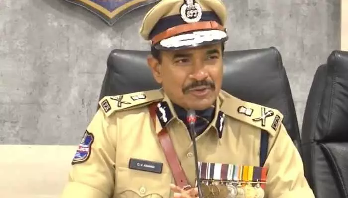 అసలైన ఫ్రెండ్లీ పోలీసింగ్ ఇకనుంచి చూపిస్తాం : డీజీపీ సీవీ ఆనంద్ అసలైన ఫ్రెండ్లీ పోలీసింగ్ ఇకనుంచి చూపిస్తాం : డీజీపీ సీవీ ఆనంద్