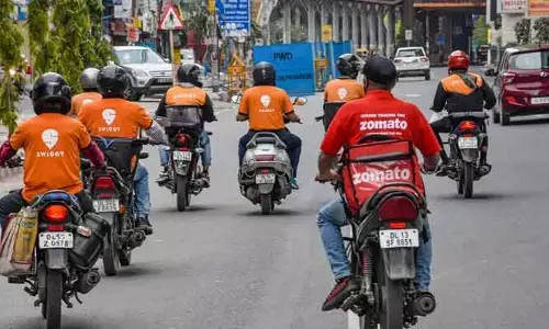 ఇంధన ధరల పెంపుకు నిరసనగా దేశవ్యాప్తంగా గిగ్ వర్కర్ల సమ్మె