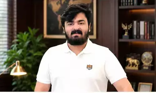 బండి భగీరథ్‌పై లుకౌట్ నోటీసులు.. 5 బృందాలతో పోలీసుల గాలింపు!
