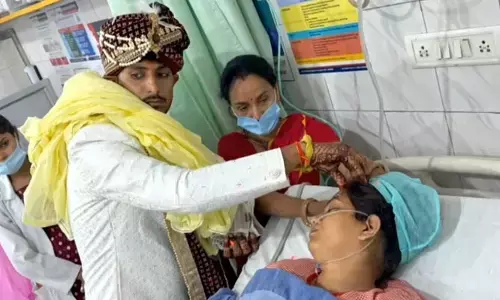 ఐసీయూనే కల్యాణ మండపమైంది.. బెడ్‌పై ఉన్న వధువుకు సింధూరం దిద్దిన వరుడు! వైరల్