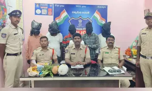 చెన్నూరులో గుప్తనిధుల కలకలం.. పూజలు చేస్తుండగా ఐదుగురి పట్టివేత