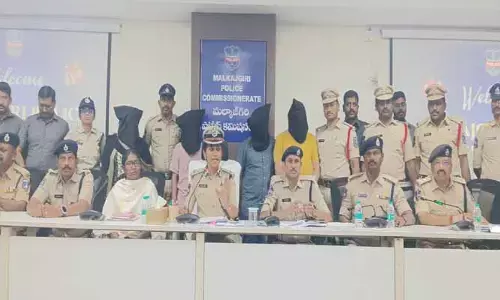 దోపిడీ కోసం బ‌ర్త్ డే సెలబ్రేష‌న్స్