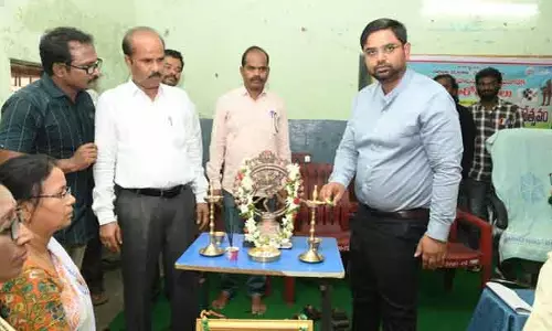 విద్యార్థి దశలోనే నైపుణ్యాలను అలవర్చుకోవాలి : కలెక్టర్ కుమార్ దీపక్