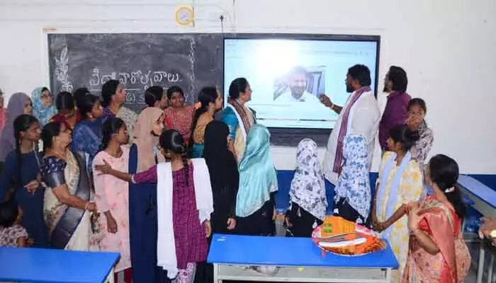 విద్యారంగానికి కాంగ్రెస్ ప్రభుత్వం అత్యంత ప్రాధాన్యత ఇస్తోంది : టీజీఐఐసీ చైర్పర్సన్ నిర్మలా జగ్గారెడ్డి విద్యారంగానికి కాంగ్రెస్ ప్రభుత్వం అత్యంత ప్రాధాన్యత ఇస్తోంది : టీజీఐఐసీ చైర్పర్సన్ నిర్మలా జగ్గారెడ్డి