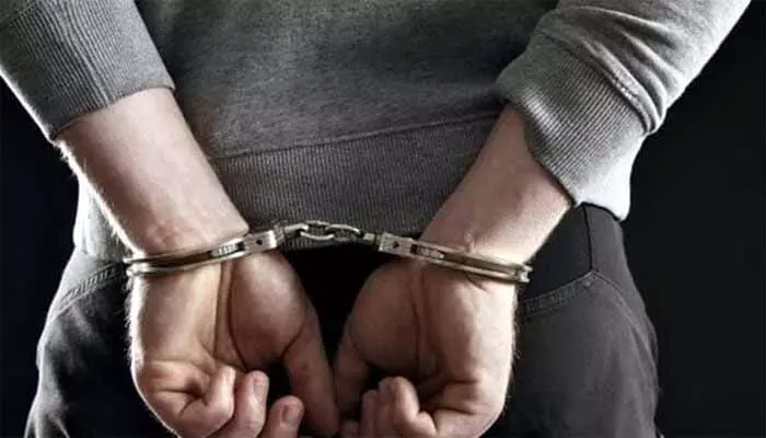 కోర్టు వారెంట్ ఉల్లంఘించిన నలుగురు నిందితులు అరెస్ట్ కోర్టు వారెంట్ ఉల్లంఘించిన నలుగురు నిందితులు అరెస్ట్