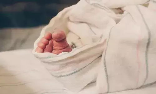 నారప‌ల్లిలో బైకు ఢీ కొని చిన్నారి మృతి