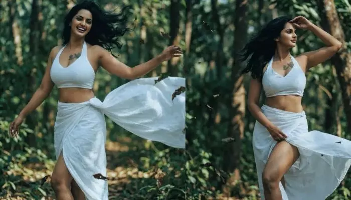 Jyothi Poorvaj: అడవిలో అందాల ఆరబోతతో రెచ్చిపోయిన సీరియల్ నటి Jyothi Poorvaj: అడవిలో అందాల ఆరబోతతో రెచ్చిపోయిన సీరియల్ నటి
