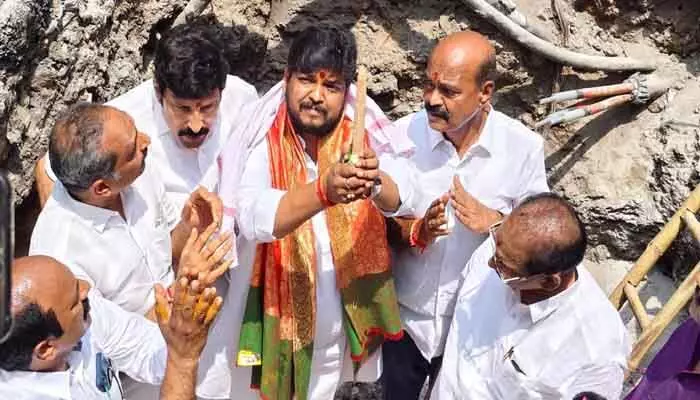 రాజకీయాల్లో కొత్త దిశను చూపించిన నాయకుడు ఎన్టీఆర్ : ఎమ్మెల్యే నవీన్ యాదవ్ రాజకీయాల్లో కొత్త దిశను చూపించిన నాయకుడు ఎన్టీఆర్ : ఎమ్మెల్యే నవీన్ యాదవ్