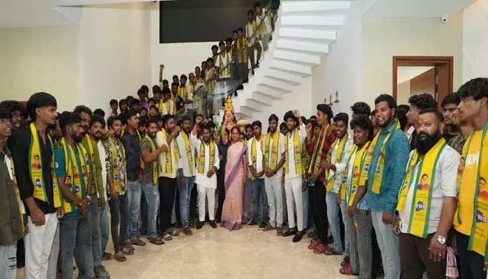 TRS: తెలంగాణ రక్షణ సేనలో వివిధ పార్టీల నేతల చేరికలు TRS: తెలంగాణ రక్షణ సేనలో వివిధ పార్టీల నేతల చేరికలు