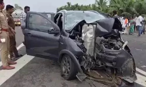 రాష్ట్రంలో ఘోర రోడ్డుప్రమాదం.. కుటుంబం మృతి