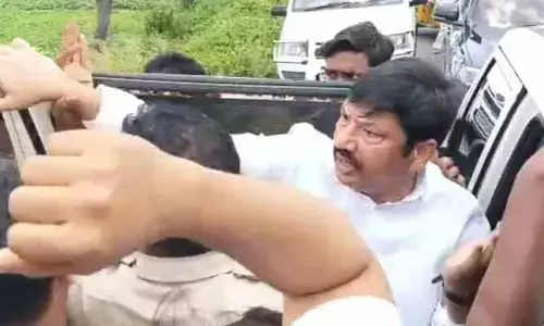 పోలీస్ స్టేషన్‌కు జోగి రమేశ్.. మామిళ్లపల్లిలో ఉద్రిక్తత
