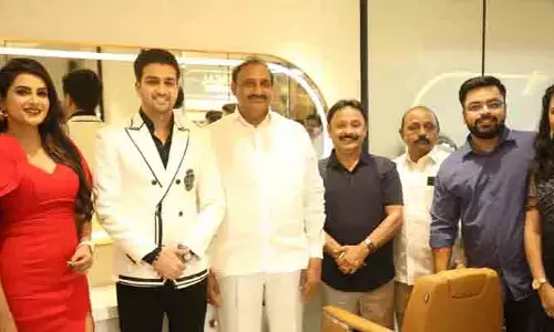 చందానగర్ లో సందడి చేసిన సినీ నటి హిమజ