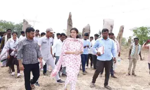 పర్యాటక, చారిత్రక, పరిశోధన కేంద్రంగా ముడ్ మల్ నిలువు రాళ్లు