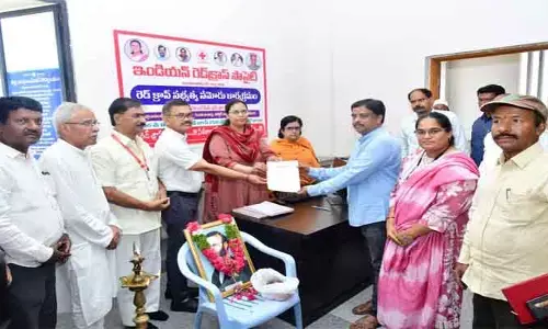 రెడ్ క్రాస్ సేవలు విస్తరించేందుకు సభ్యత్వ నమోదు చేపట్టాలి