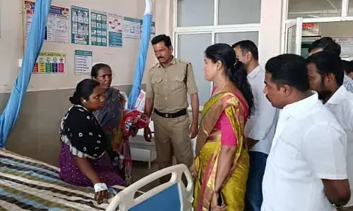 సర్కార్ దవాఖానను సందర్శించిన మున్సిపల్ చైర్పర్సన్ నీరజ
