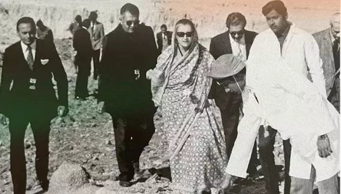 ‘స్మైలింగ్ బుద్ధా’ అణు పరీక్షకు 52 ఏళ్లు.. ఇందిరమ్మ ధైర్యం స్ఫూర్తిదాయకం: మల్లికార్జున ఖర్గే ‘స్మైలింగ్ బుద్ధా’ అణు పరీక్షకు 52 ఏళ్లు.. ఇందిరమ్మ ధైర్యం స్ఫూర్తిదాయకం: మల్లికార్జున ఖర్గే