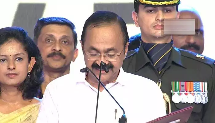 కేరళ ముఖ్యమంత్రిగా వీడీ సతీశన్ ప్రమాణ స్వీకారం.. కేరళ ముఖ్యమంత్రిగా వీడీ సతీశన్ ప్రమాణ స్వీకారం..