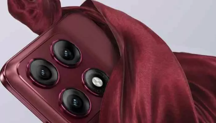 6,500mAh మోటో నుంచి మరో క్రేజీ ఫోన్..ధర, ఫీచర్స్ ఇవే 6,500mAh మోటో నుంచి మరో క్రేజీ ఫోన్..ధర, ఫీచర్స్ ఇవే