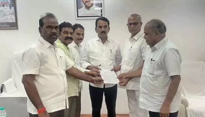 పాలమూరు నుండి డిండి పేర సాగునీటిని తరలించొద్దు పాలమూరు నుండి డిండి పేర సాగునీటిని తరలించొద్దు