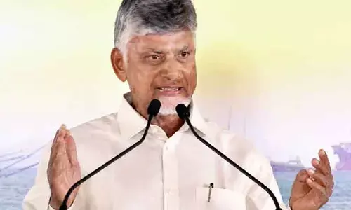 వాళ్ల వల్లే కాలేదు.. వీళ్లతో అవుతుందా: సీఎం చంద్రబాబు
