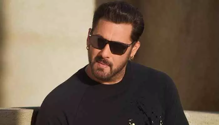 Salman Khan: నా ఫొటో కూడా పెట్టకుండా పెద్ద బ్రేకింగ్ న్యూస్ చేశారు.. సల్మాన్ ఖాన్ పోస్ట్ Salman Khan: నా ఫొటో కూడా పెట్టకుండా పెద్ద బ్రేకింగ్ న్యూస్ చేశారు.. సల్మాన్ ఖాన్ పోస్ట్