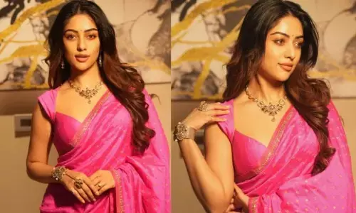 Anu Emmanuel: పింక్ చీరలో అను అందాల విందు